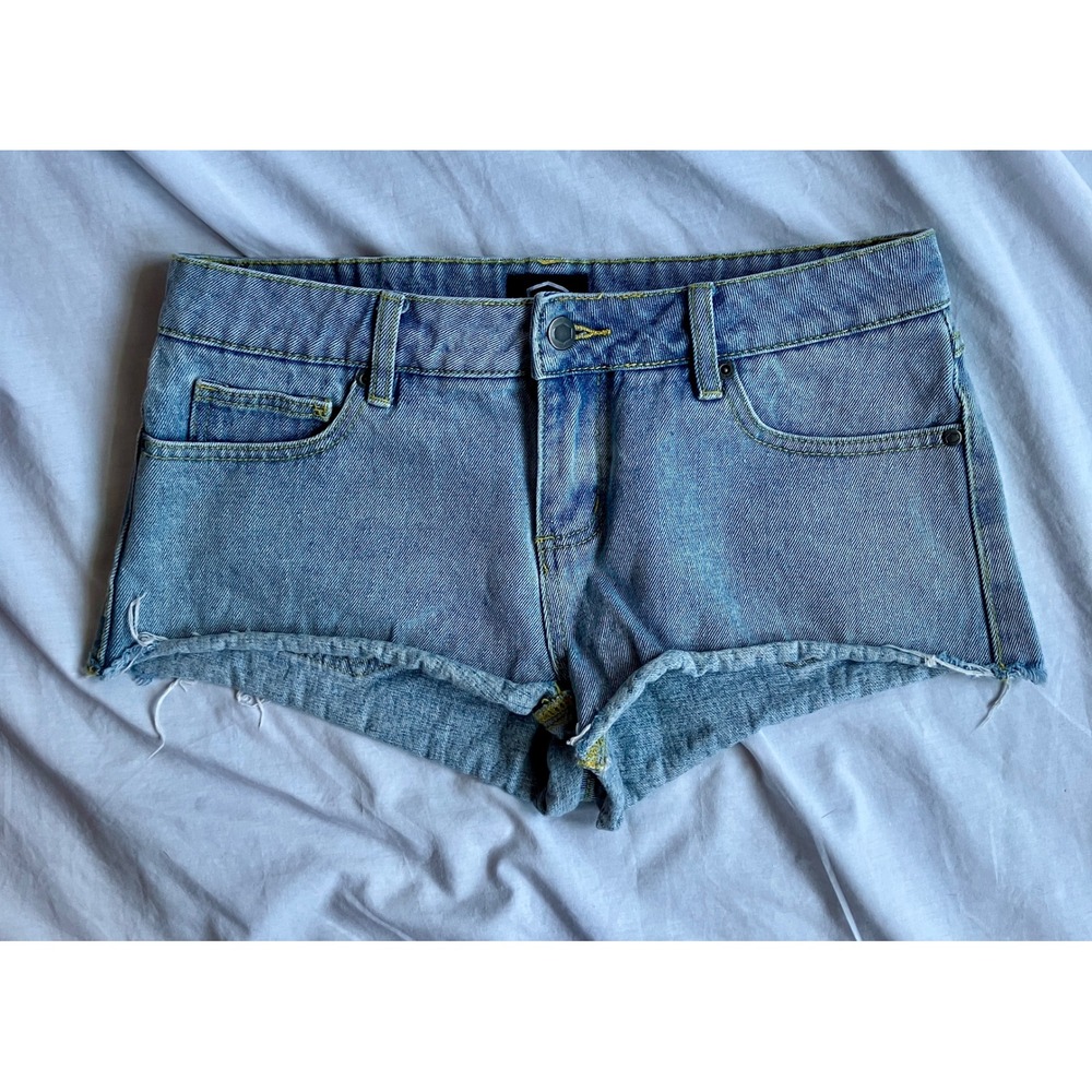RVCA Hello Mellow Denim Shorts Women's Size 28 Light Wash Frayed Hem Casual NWOT